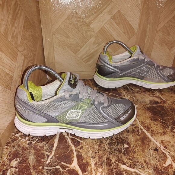 Skechers women's 11752 Tone ups toning walking shoes gray size 7.   204 - Picture 2 of 12